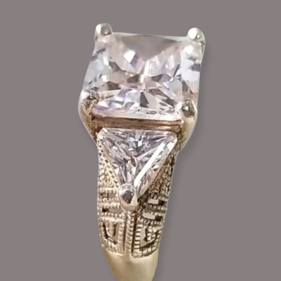 Vintage Cubic Zirconia Engagement Ring Sterling Silver 925 SZ 6 - Picture 3 of 16